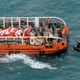 Imagen para el artículo titulado Recuperan del fondo del mar la cola del avión siniestrado de AirAsia